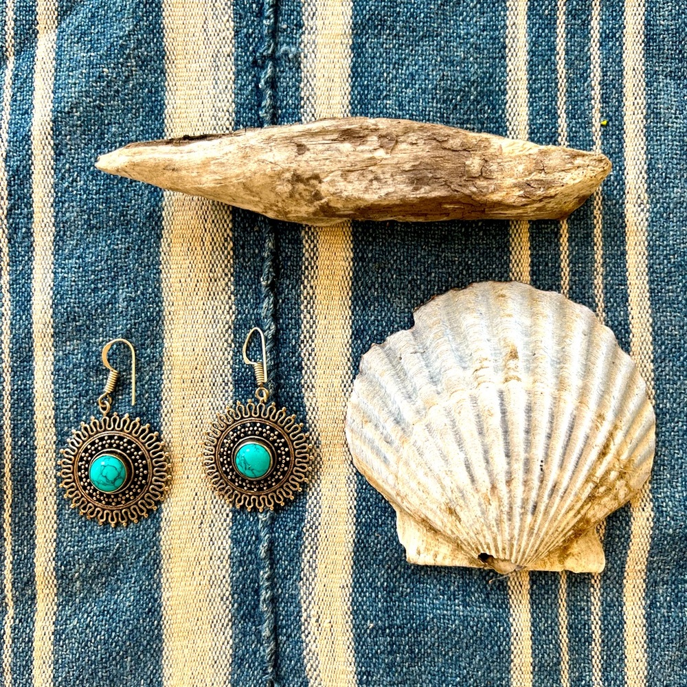 Silver earrings with turquoise stone